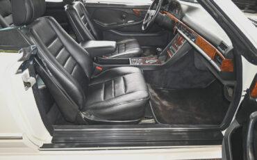 Mercedes-Benz-500-Series-1985-2D-29