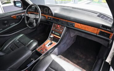 Mercedes-Benz-500-Series-1985-2D-30