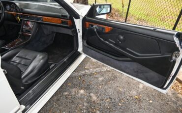 Mercedes-Benz-500-Series-1985-2D-34