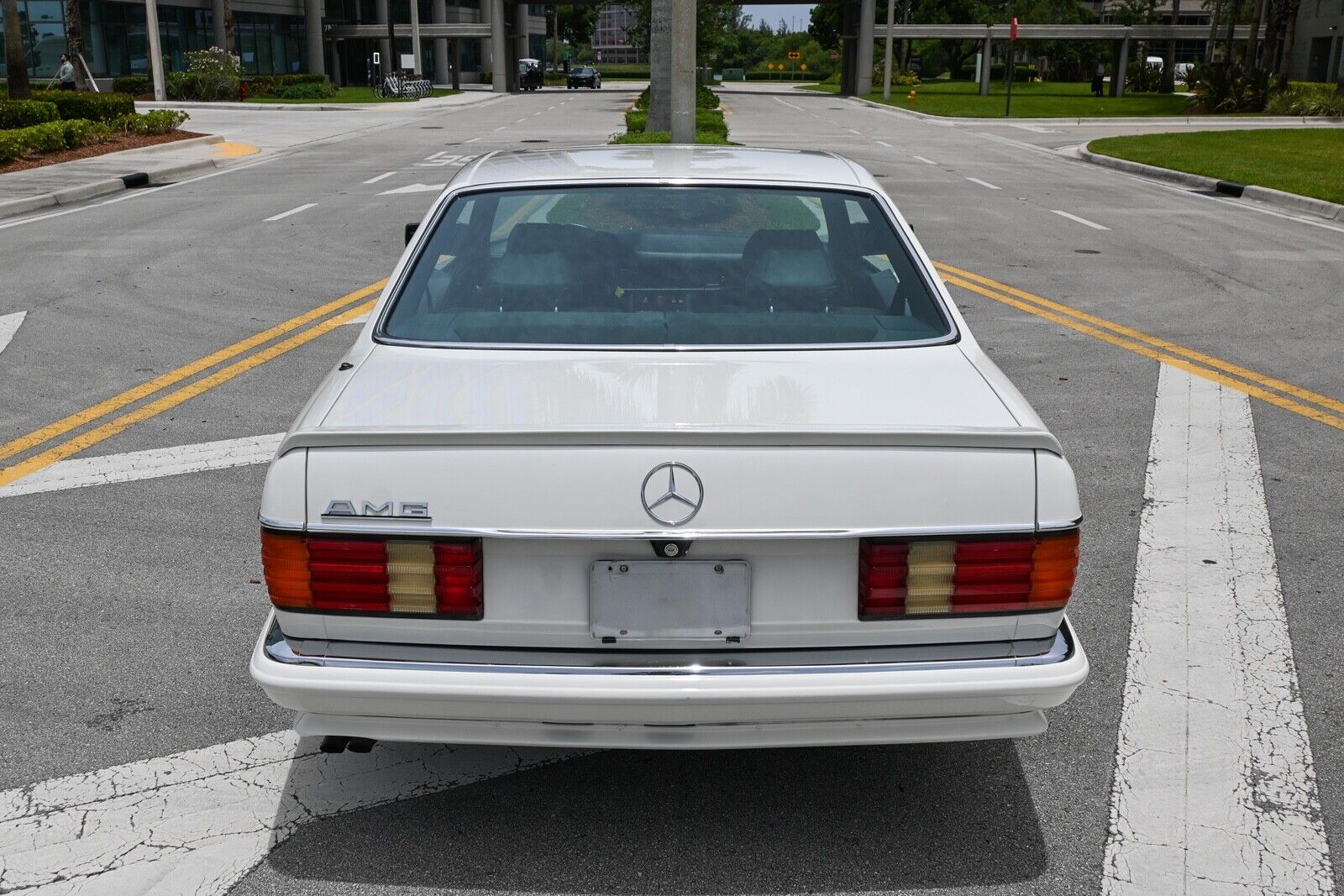 Mercedes-Benz-500-Series-1985-2D-7