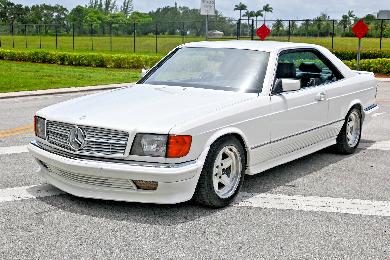 Mercedes-Benz 500-Series 1985 2D