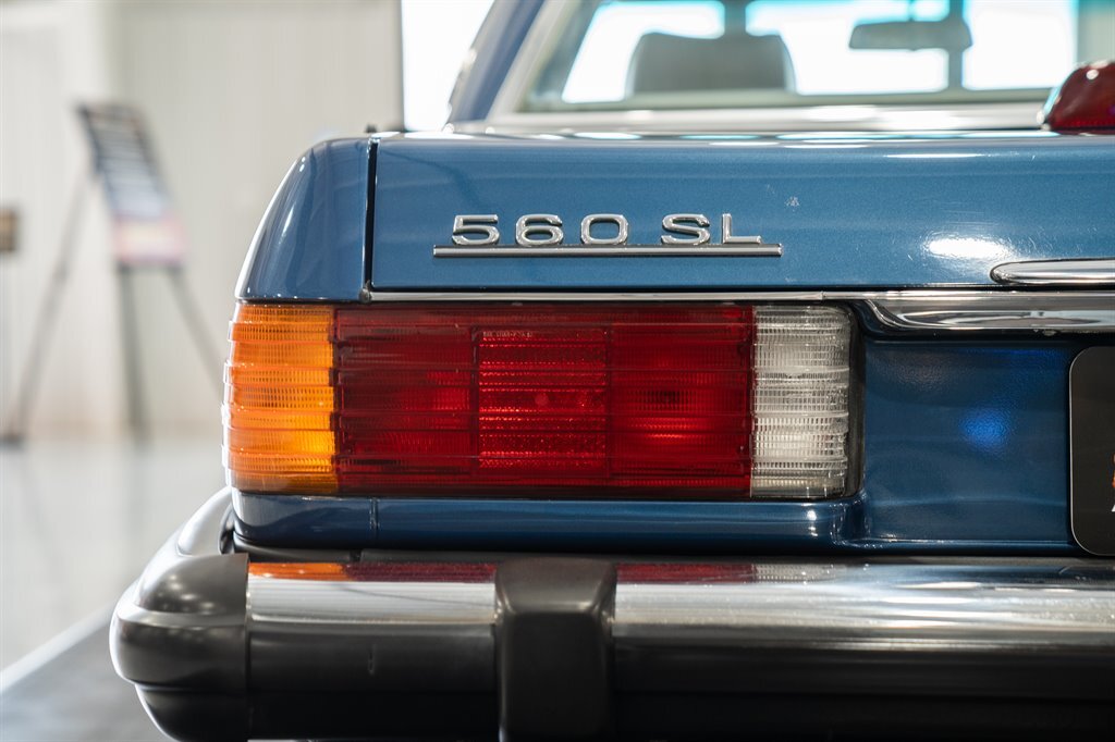 Mercedes-Benz-500-Series-1986-2d-Coupe-Roadster-39