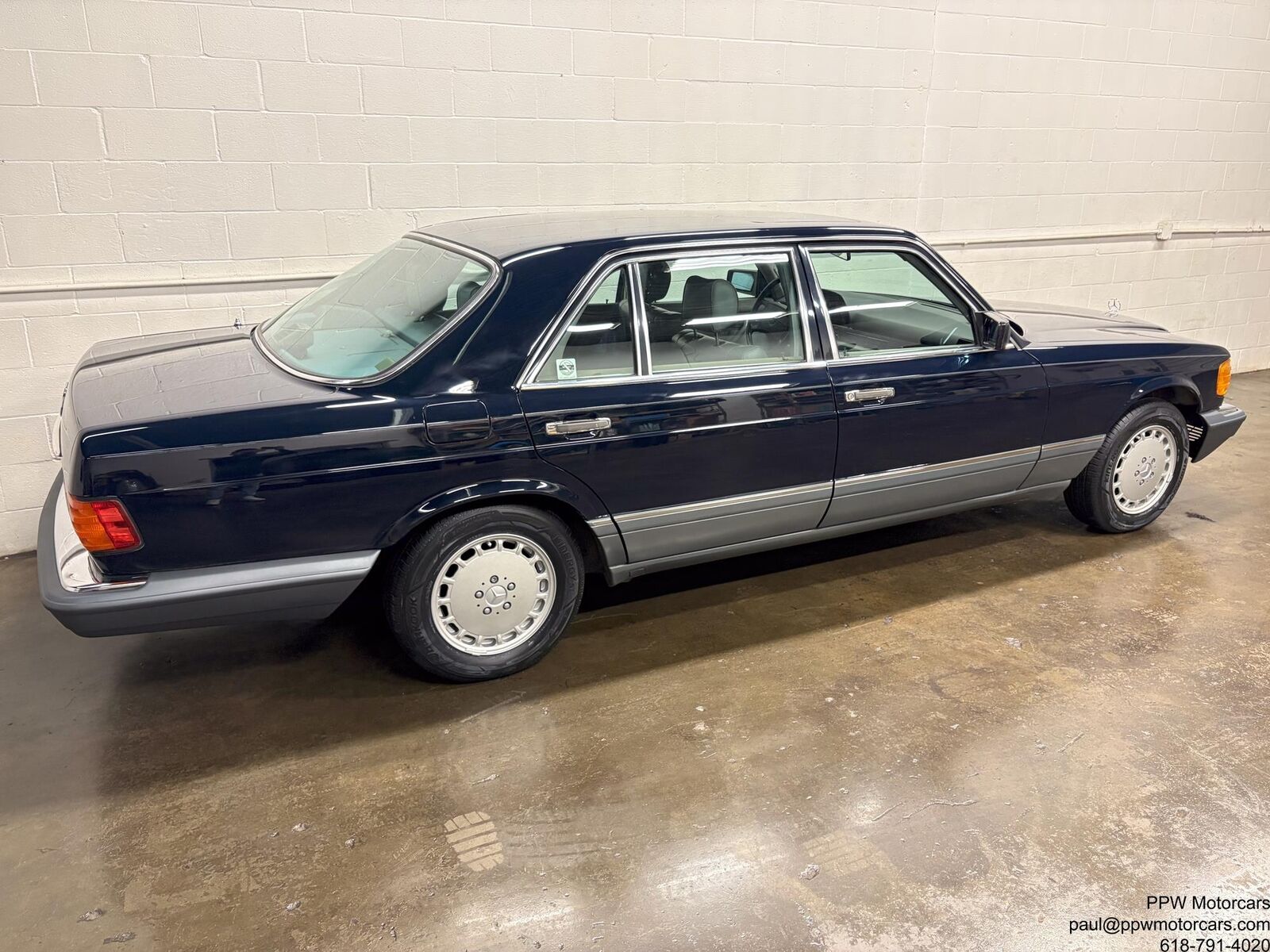 Mercedes-Benz-500-Series-1987-15