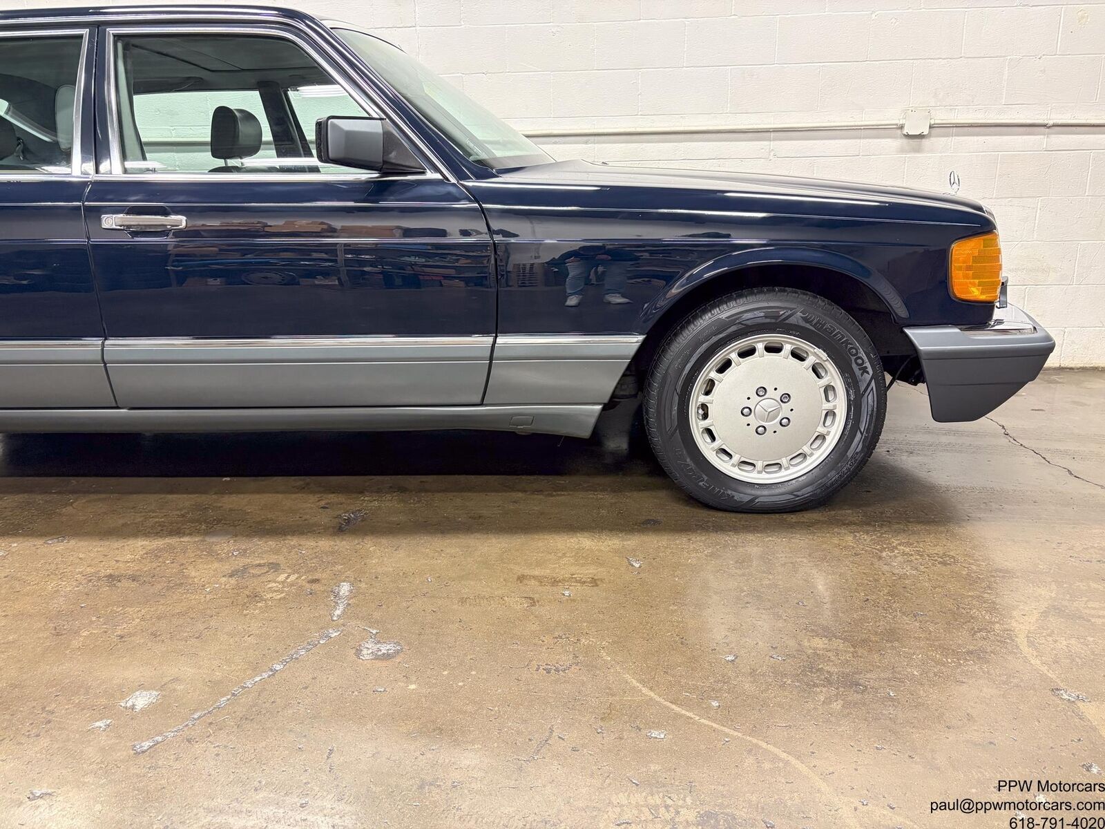 Mercedes-Benz-500-Series-1987-16