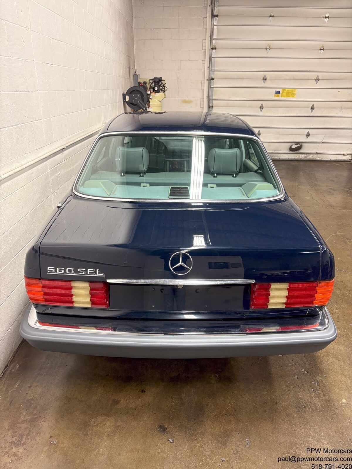 Mercedes-Benz-500-Series-1987-26