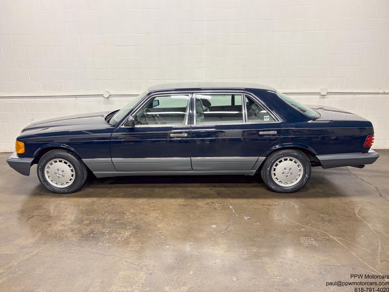 Mercedes-Benz-500-Series-1987-3