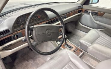 Mercedes-Benz-500-Series-1987-33