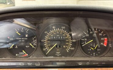 Mercedes-Benz-500-Series-1987-35