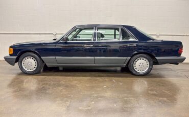 Mercedes-Benz-500-Series-1987