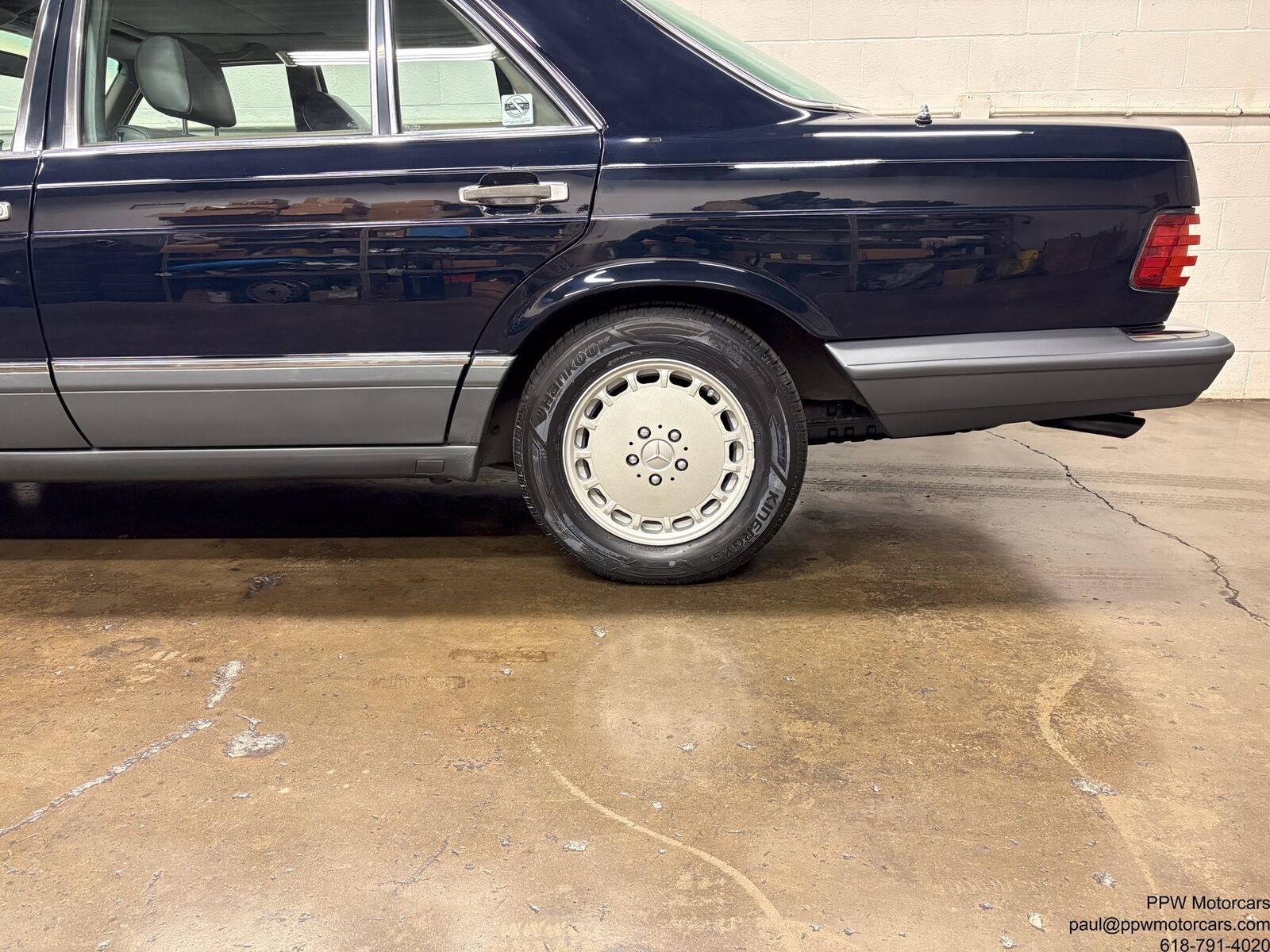 Mercedes-Benz-500-Series-1987-6