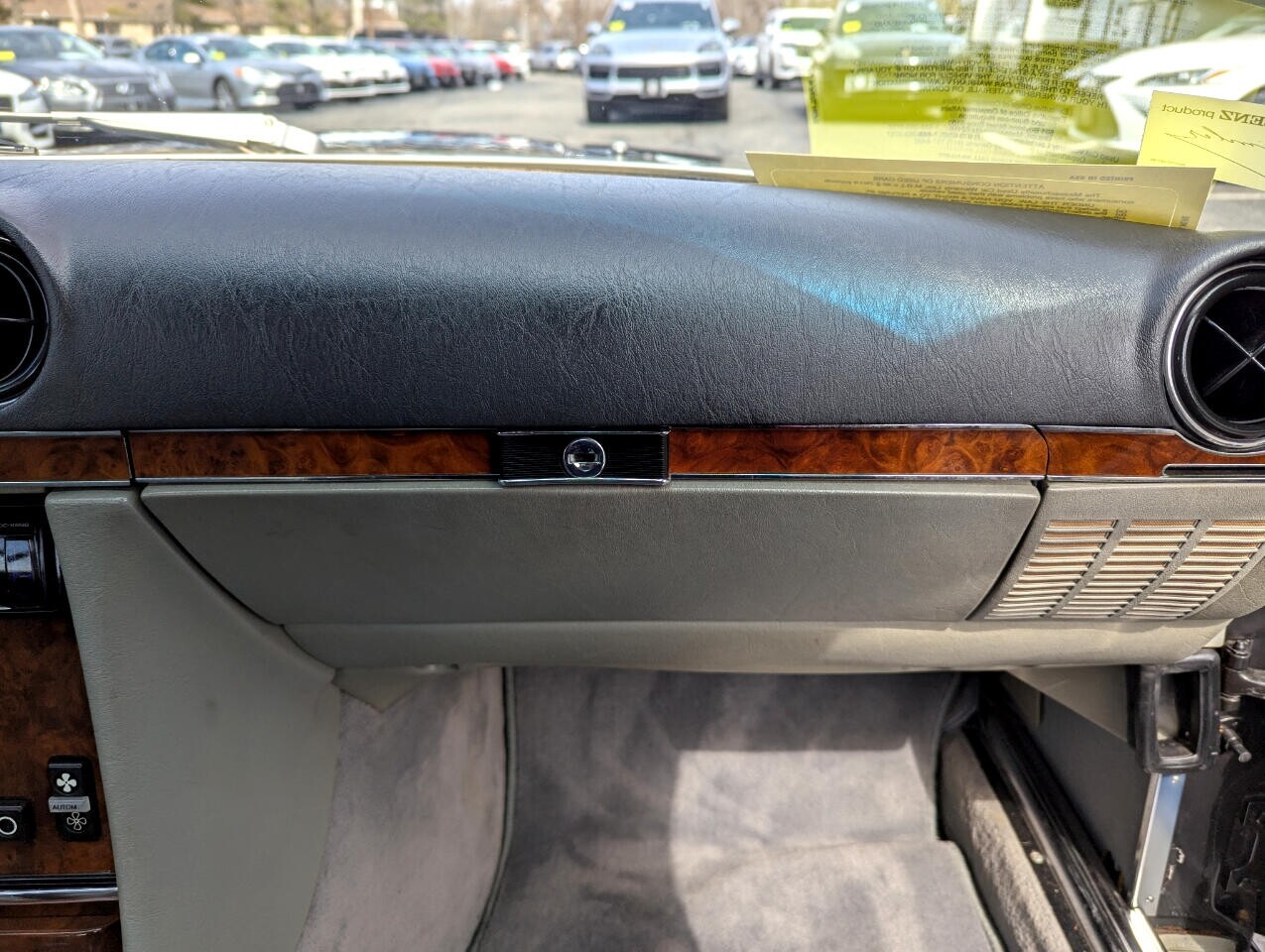 Mercedes-Benz-500-Series-1987-Convertible-30