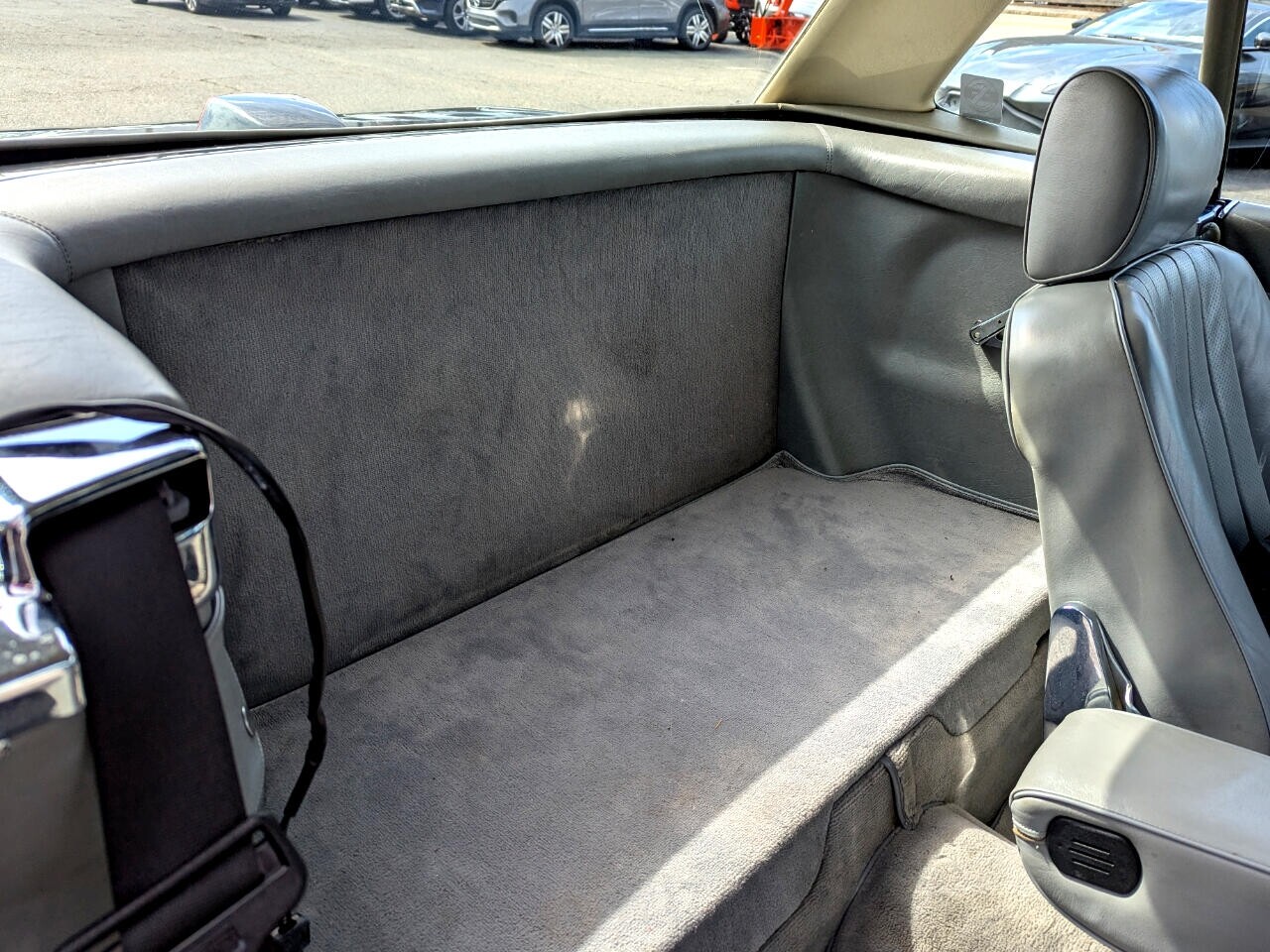 Mercedes-Benz-500-Series-1987-Convertible-32