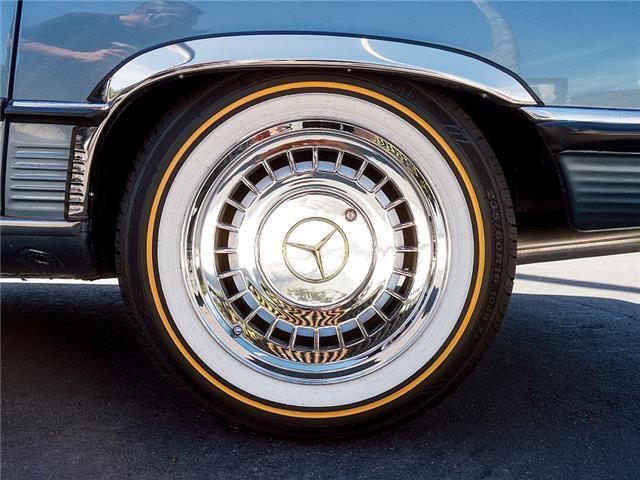 Mercedes-Benz-500-Series-1987-Convertible-33