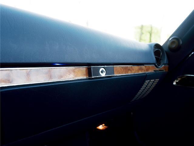 Mercedes-Benz-500-Series-1987-Convertible-39