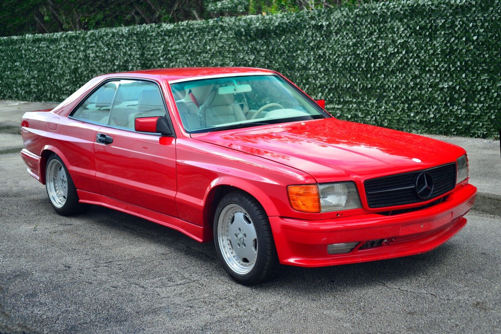 Mercedes-Benz 500-Series 1987 Coupe