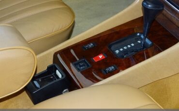 Mercedes-Benz-500-Series-1989-35