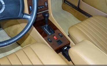 Mercedes-Benz-500-Series-1989-36