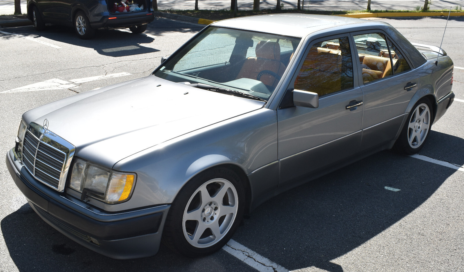 Mercedes-Benz-500-Series-1992-Sedan-1