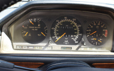 Mercedes-Benz-500-Series-1992-Sedan-16