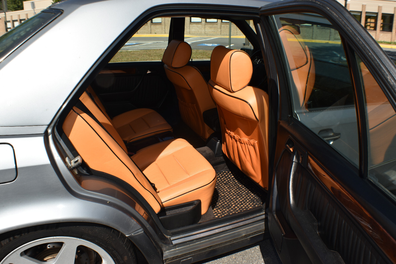 Mercedes-Benz-500-Series-1992-Sedan-22