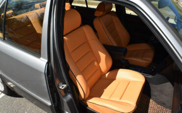 Mercedes-Benz-500-Series-1992-Sedan-24