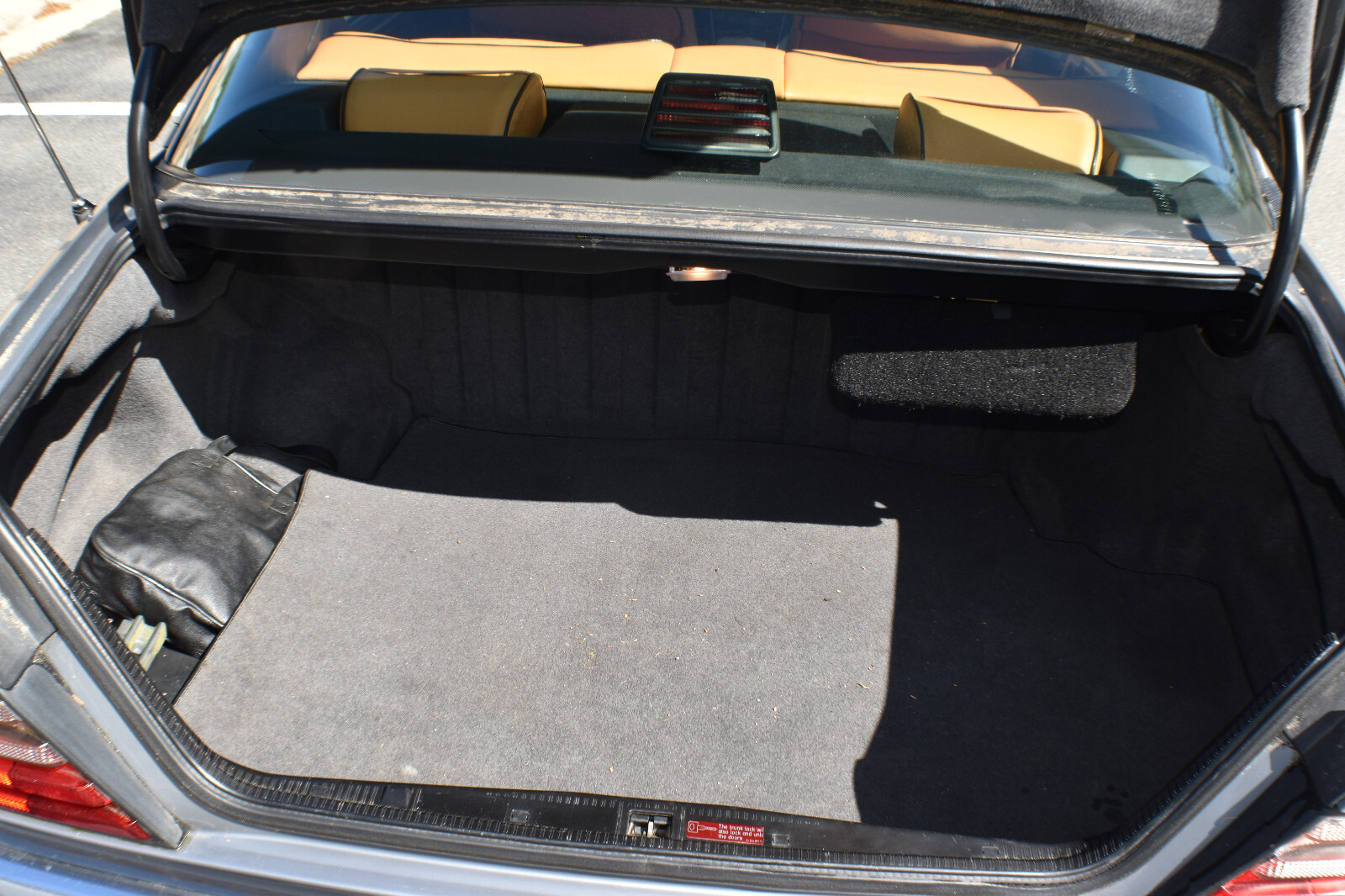 Mercedes-Benz-500-Series-1992-Sedan-27