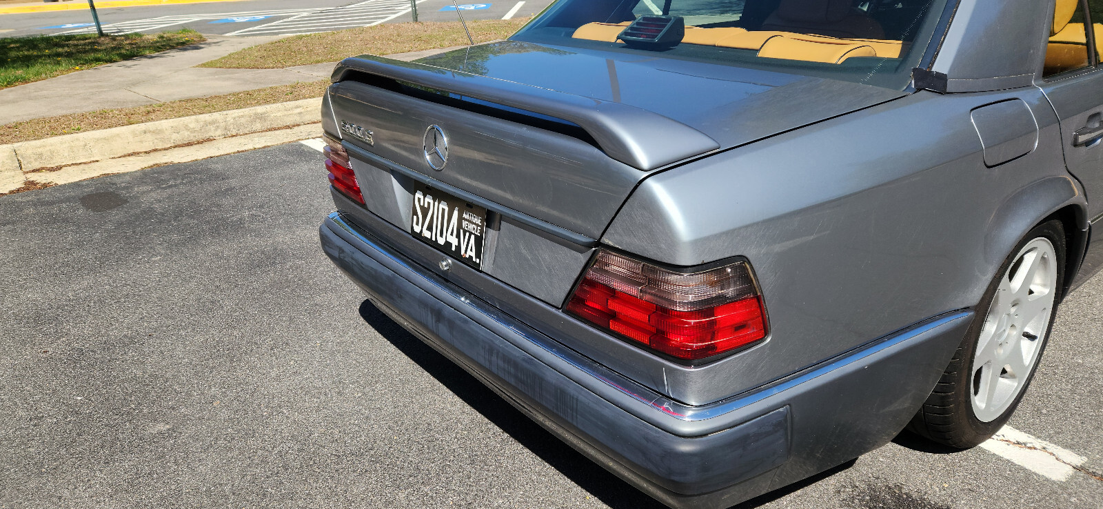 Mercedes-Benz-500-Series-1992-Sedan-37