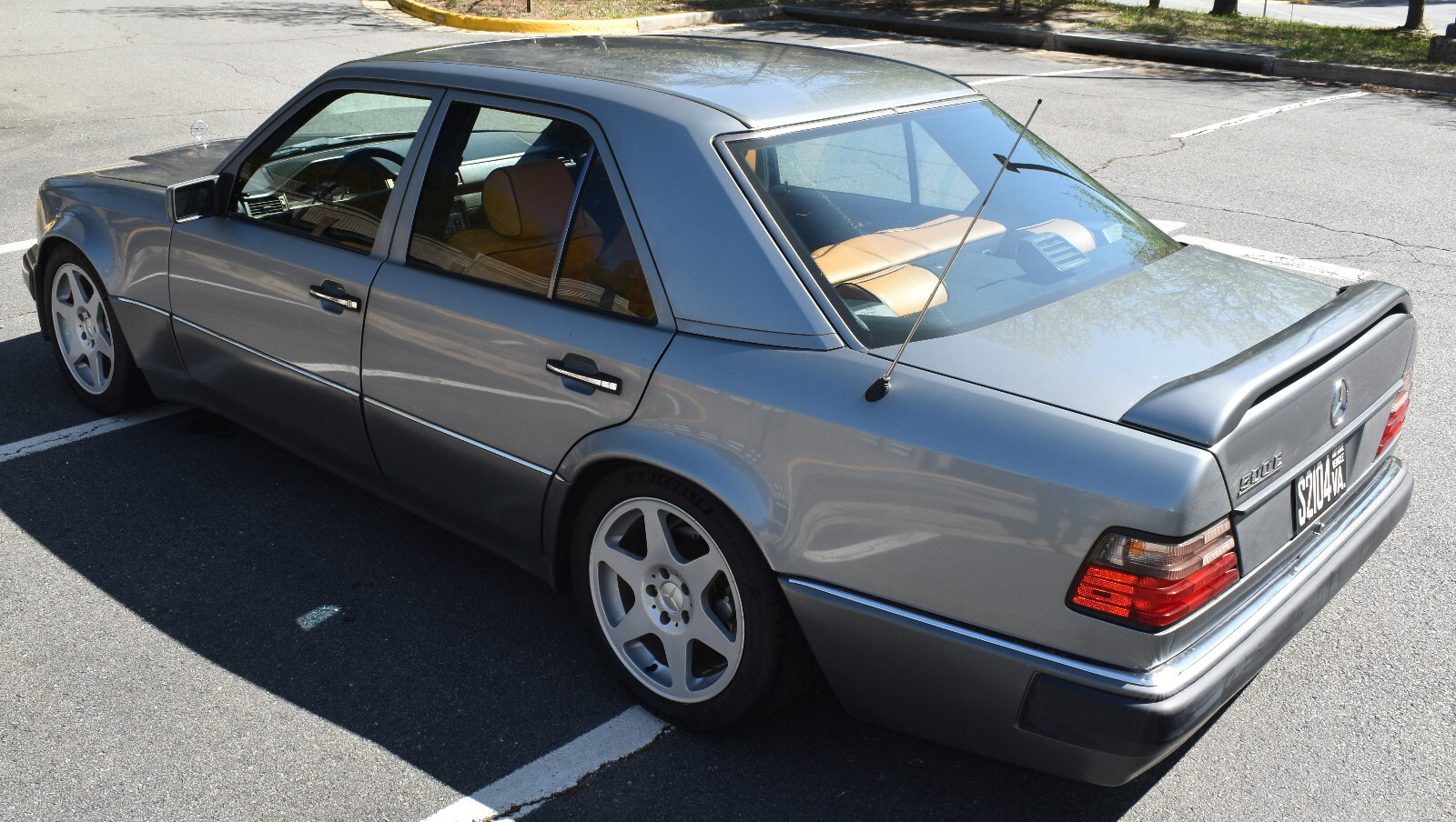 Mercedes-Benz-500-Series-1992-Sedan-6