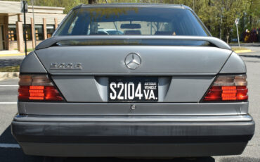 Mercedes-Benz-500-Series-1992-Sedan-8
