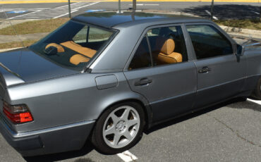 Mercedes-Benz-500-Series-1992-Sedan-9