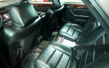 Mercedes-Benz-500-Series-1993-Sedan-10