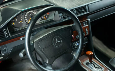 Mercedes-Benz-500-Series-1993-Sedan-12