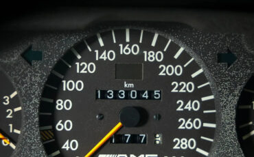 Mercedes-Benz-500-Series-1993-Sedan-15
