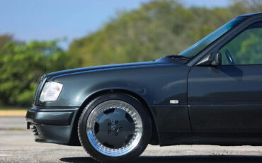 Mercedes-Benz-500-Series-1993-Sedan-18