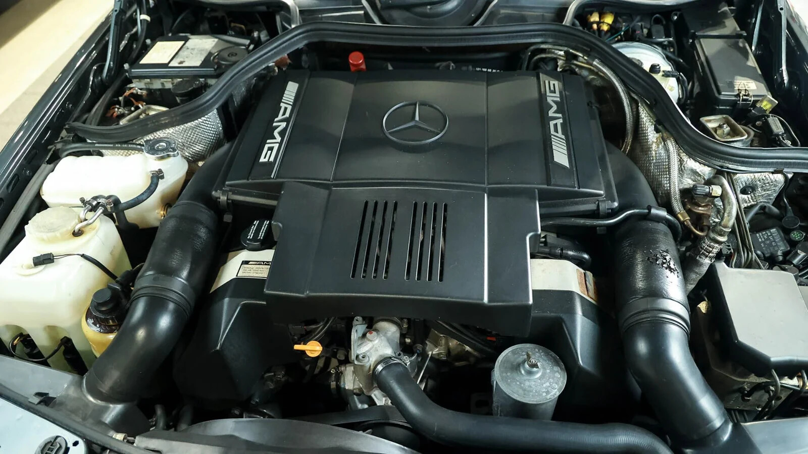 Mercedes-Benz-500-Series-1993-Sedan-22