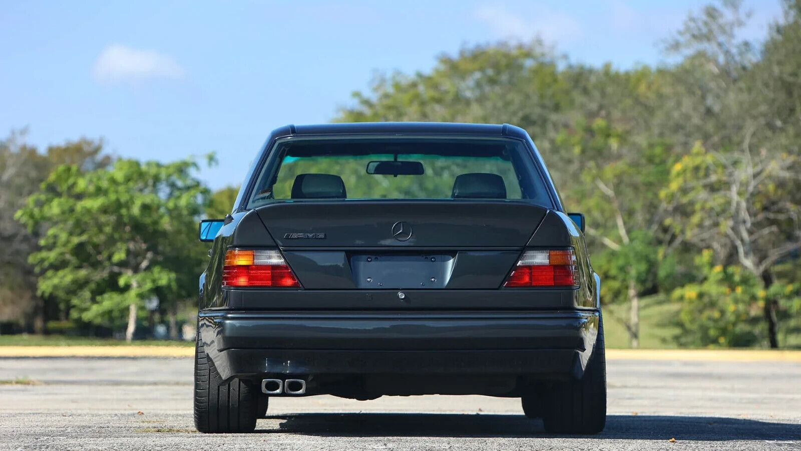 Mercedes-Benz-500-Series-1993-Sedan-5