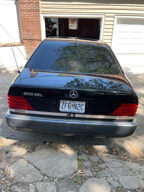 Mercedes-Benz-600-Series-1992-Sedan-3
