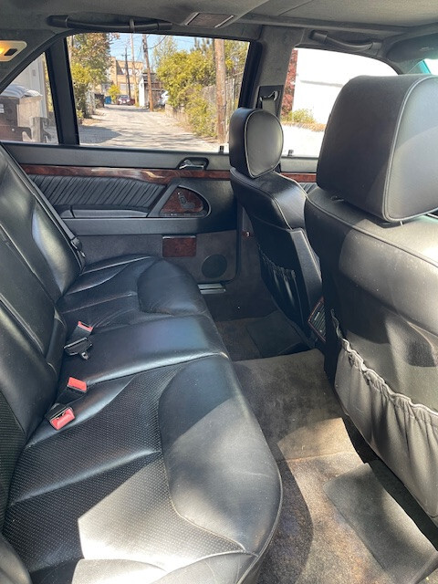 Mercedes-Benz-600-Series-1992-Sedan-8