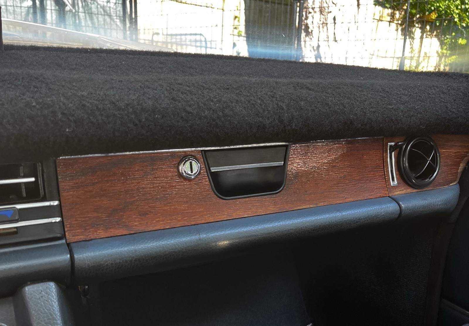 Mercedes-Benz-C-Class-1972-Coupe-10