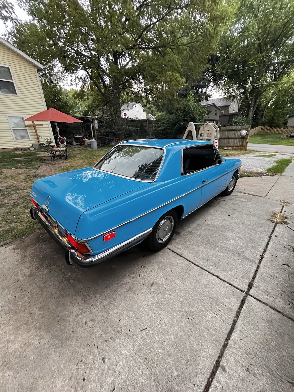 Mercedes-Benz-C-Class-1972-Coupe-19