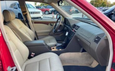 Mercedes-Benz-C-Class-1995-Sedan-10