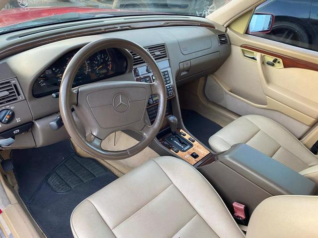 Mercedes-Benz-C-Class-1995-Sedan-13