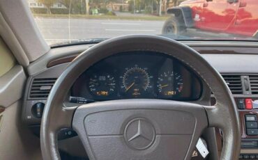 Mercedes-Benz-C-Class-1995-Sedan-16