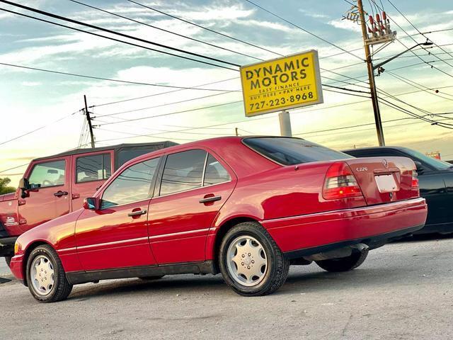 Mercedes-Benz-C-Class-1995-Sedan-2