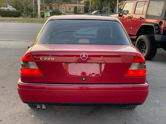 Mercedes-Benz-C-Class-1995-Sedan-3