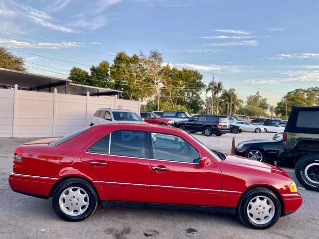 Mercedes-Benz-C-Class-1995-Sedan-5