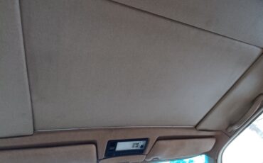 Mercedes-Benz-E-Class-1986-Sedan-20
