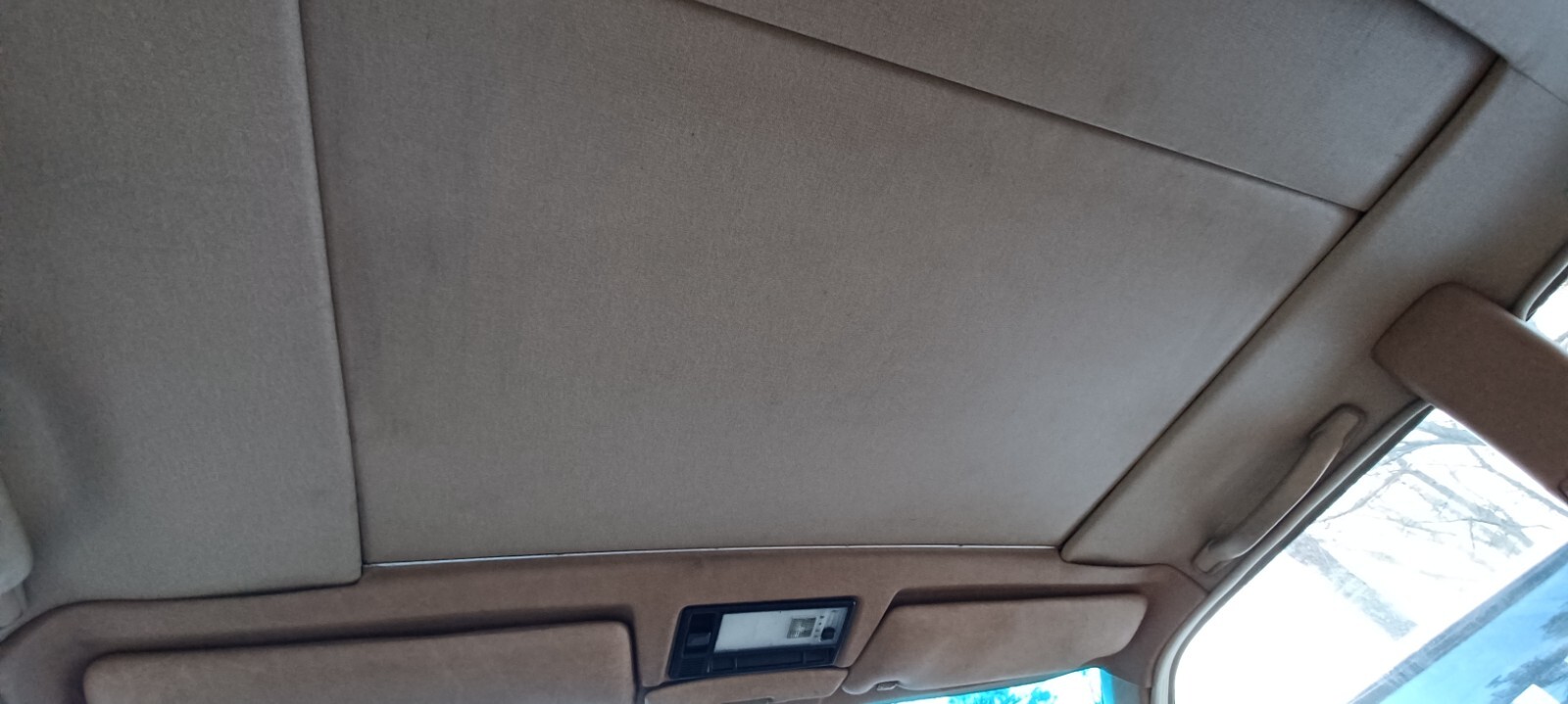 Mercedes-Benz-E-Class-1986-Sedan-20