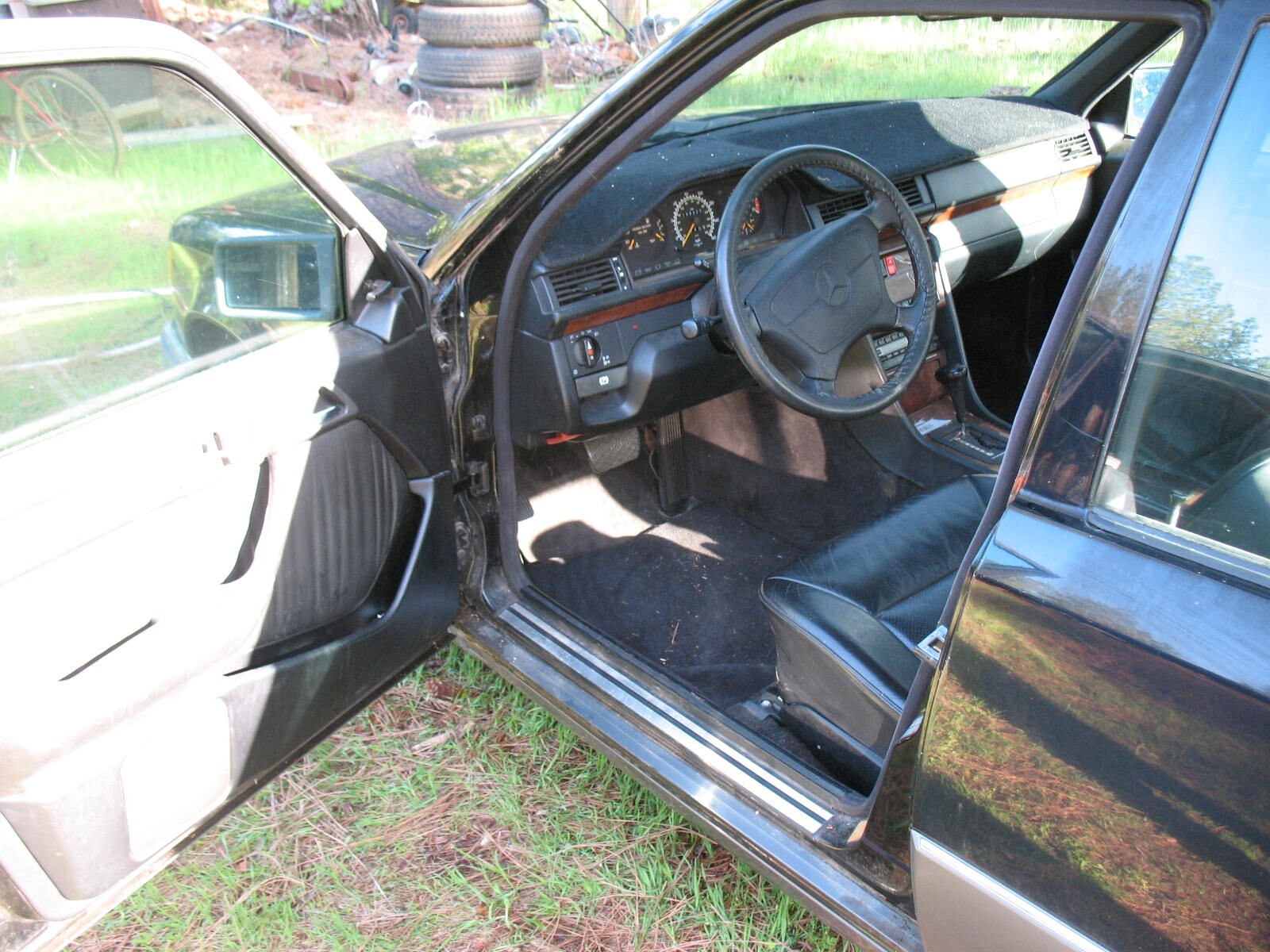 Mercedes-Benz-E-Class-1992-Sedan-4