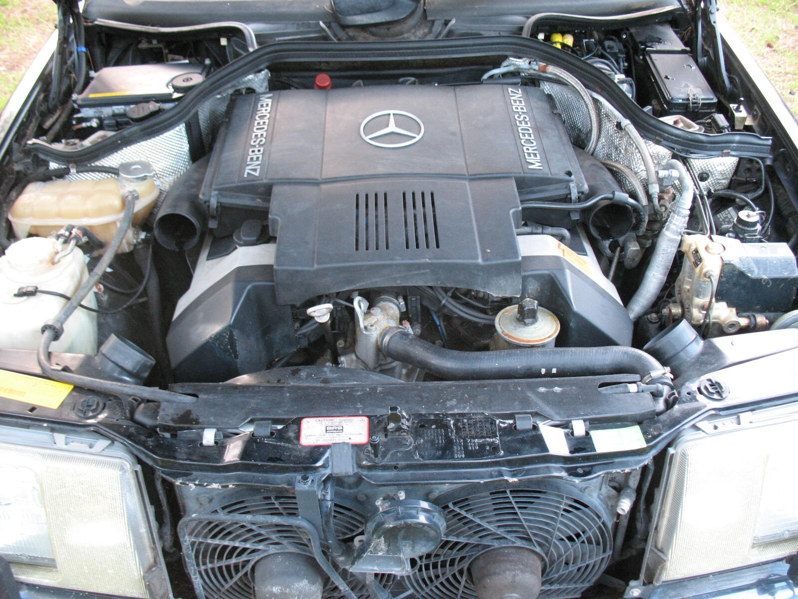 Mercedes-Benz-E-Class-1992-Sedan-7
